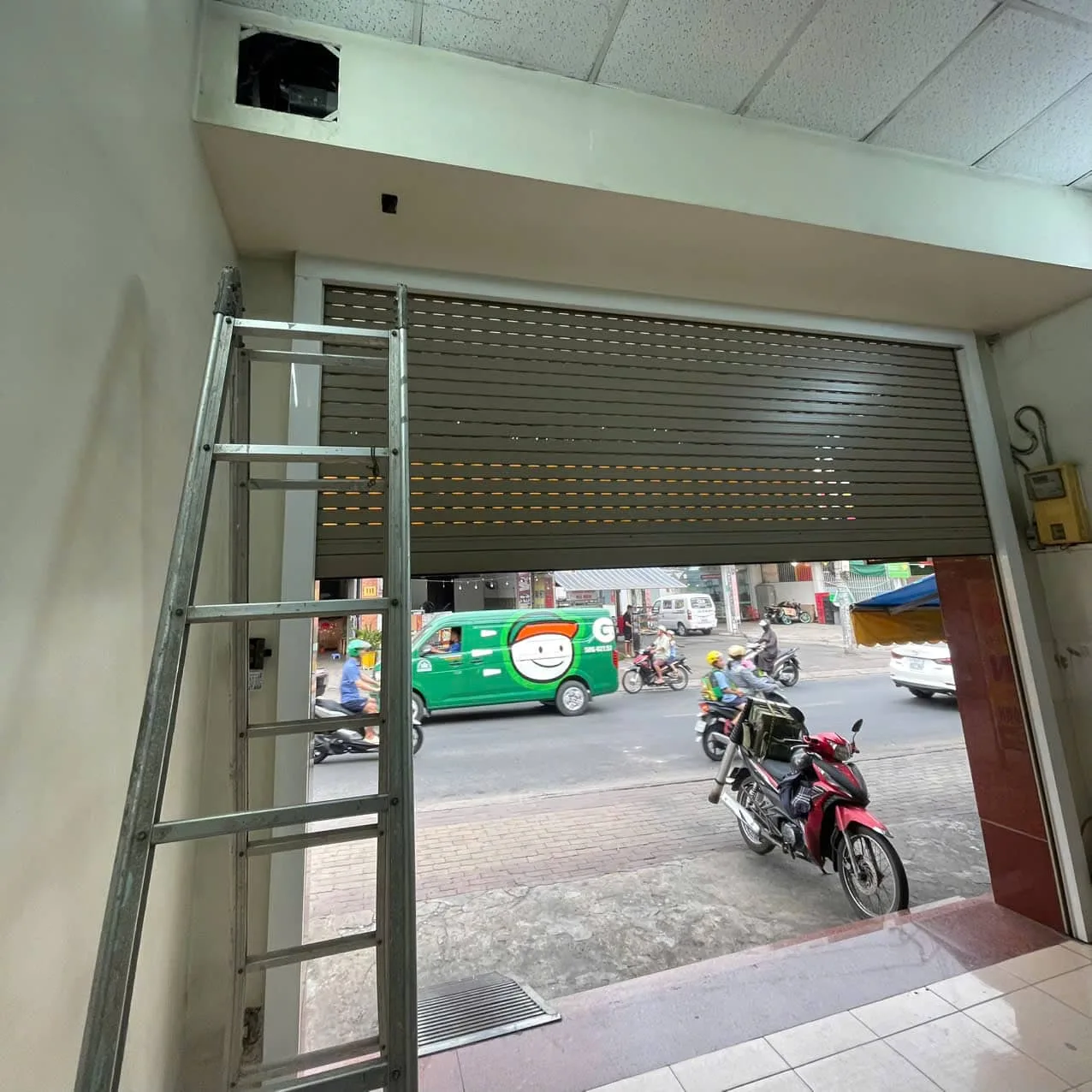 Giới Thiệu 2 Giới thiệu cửa cuốn Trúc Ngân