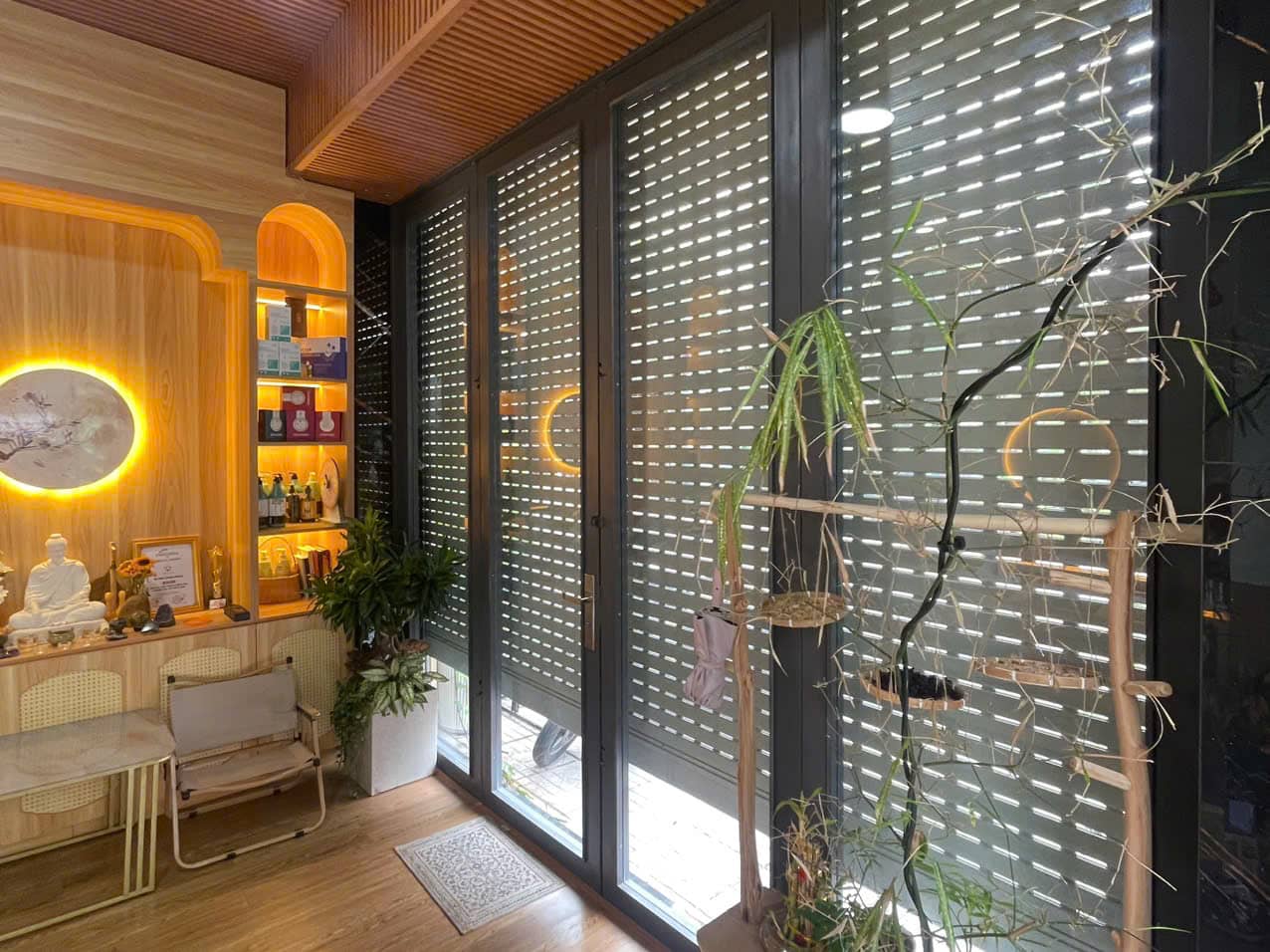 Giới thiệu cửa cuốn Trúc Ngân_ Đơn vị chuyên lắp đặt và sửa cửa cuốn tại TPHCM và Hà Nội